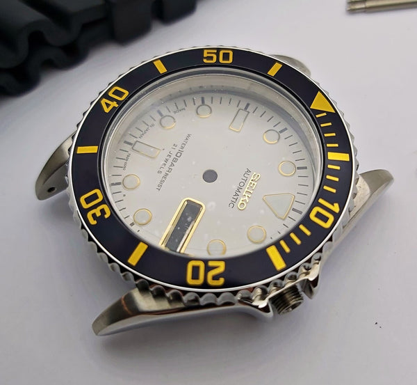 NEW AF SEIKO 7S26 0050 SKX023 WHITE KIT CASE BEZEL GLASS CROWN STRAP DIAL HANDS