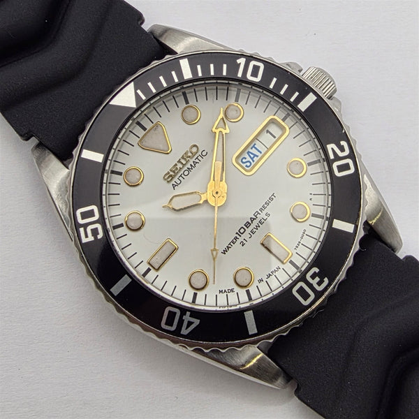 99 SEIKO 7S26 0050 SKX023 MENS DAY DATE SERVICED SS WATCH US TARIFF PAID 973653