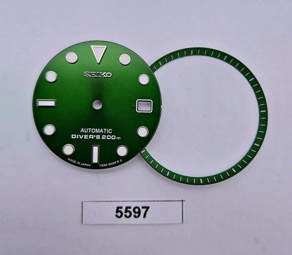 SEIKO SUBMARINE STYLE GREEN 7S26 0020 SUNBURST DIAL MINUTE TRACK SET WATCH B5597