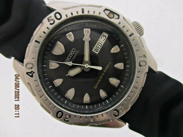 1997 SEIKO 7S26 0010 AUTO MIDSIZE DAY DATE DIVE SS 730167 EU SHIP SERVICED WATCH