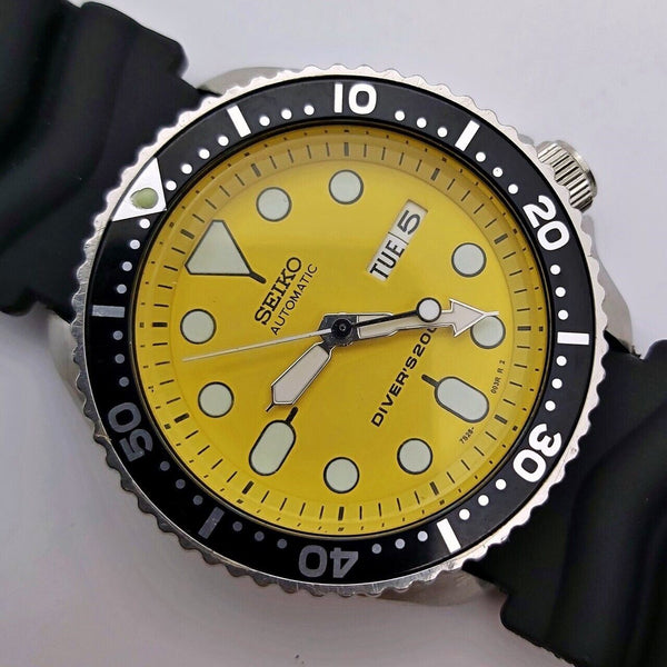 02 SEIKO 7S26 0020 SKX007 AUTO MENS YELLOW DAY DATE 201979 EU SHIP SERVCED WATCH