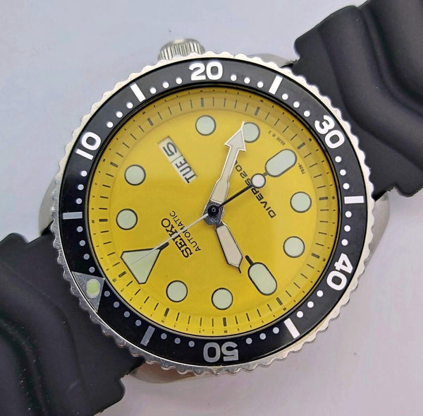 02 SEIKO 7S26 0020 SKX007 AUTO MENS YELLOW DAY DATE 201979 EU SHIP SERVCED WATCH