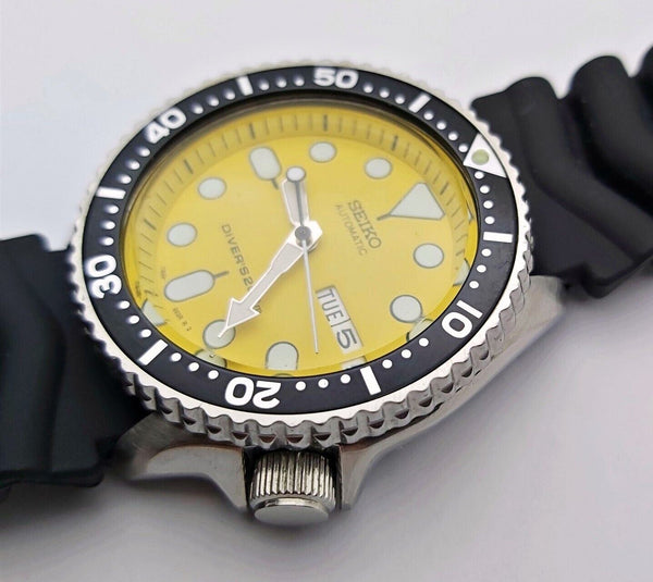 02 SEIKO 7S26 0020 SKX007 AUTO MENS YELLOW DAY DATE 201979 EU SHIP SERVCED WATCH