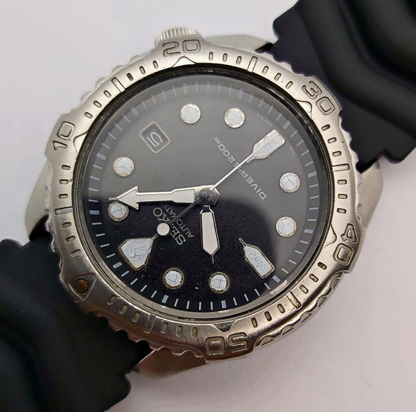 2000 SEIKO 7002 7020 SCHWARZ AUTOMATIK 010297 HERRENUHR MIT DATUM WARTUNG...